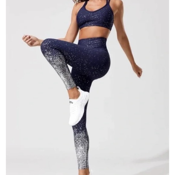 Beyond Yoga‎ High Waisted Ombre Navy and Silver Leggings Size Small - Picture 1 of 7